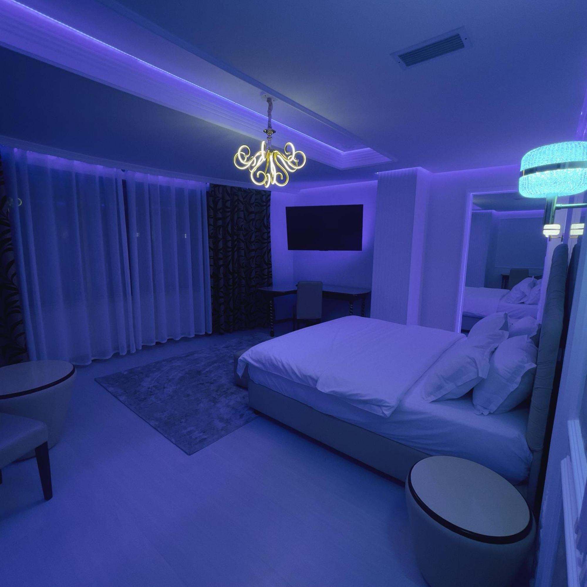 Hotel Rosa Blu ティラナ エクステリア 写真